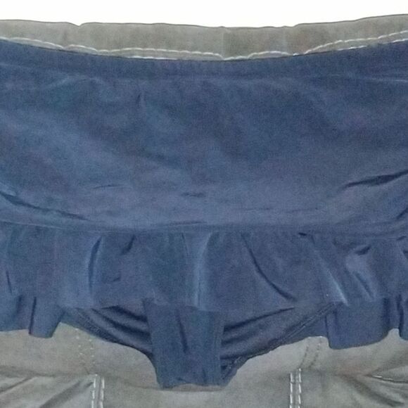 Ruffled Bathing suit skirt with ruching Plus sz 20 swim skirt. - Picture 2 of 3